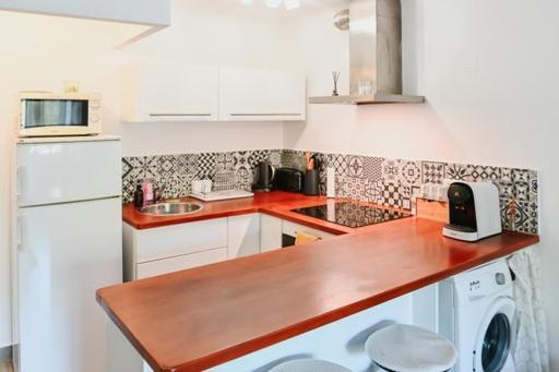 Appartement 2 Pièces De Charme Au Coeur Du Village De Cabris