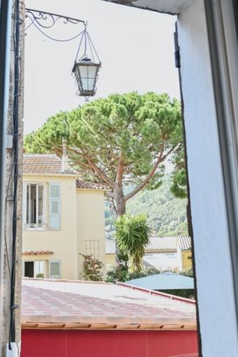 2 Pièces De Charme Au Coeur Du Village De * Cabris
