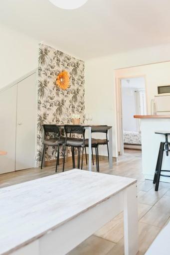 Appartement 2 Pièces De Charme Au Coeur Du Village De